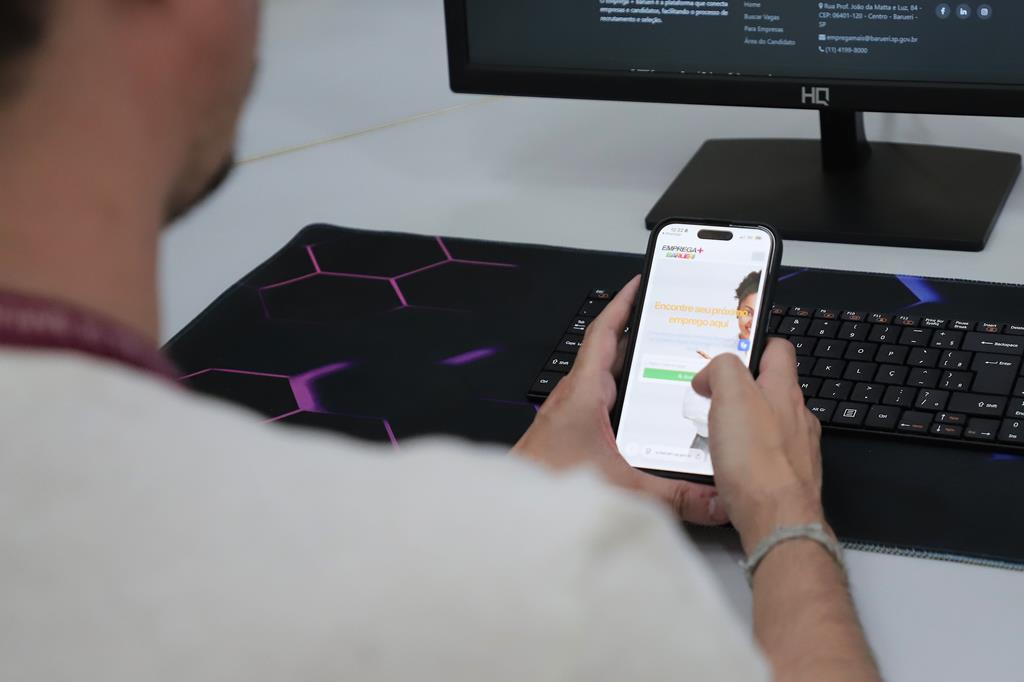 01122025-novo-portal-emprega-barueri-promete-revolucionar-a-conexao-entre-empresas-e-talentos-da-cidade-1