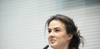 Deputada Bruna Furlan recebe Medalha Walter Leser e destaca compromisso com a saúde pública paulista