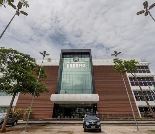 Concurso da Prefeitura de Barueri (SP) é aberto com 125 vagas, diversas oportunidades e salários de até R$22,2 mil