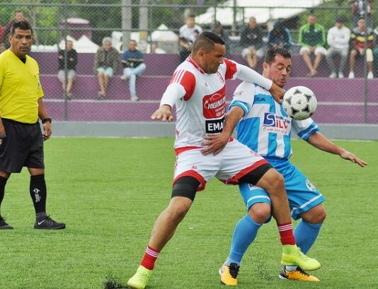 Prefeitura lava mais de 100 mil uniformes por ano e fortalece o esporte amador em Barueri