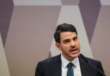 Messias defende limite para investigações e critica duração indefinida de inquéritos em sabatina ao STF