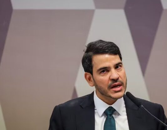 Messias defende limite para investigações e critica duração indefinida de inquéritos em sabatina ao STF