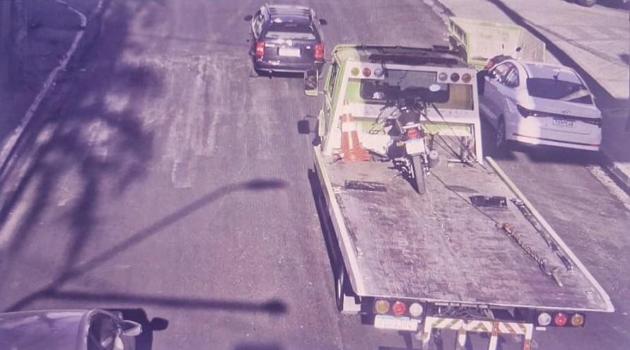 17072026-forcas-de-seguranca-de-barueri-retiram-motocicleta-com-placa-adulterada-de-circulacao-0-639198745193162218